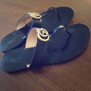 Size 8 Gucci flip flops 100% authentic